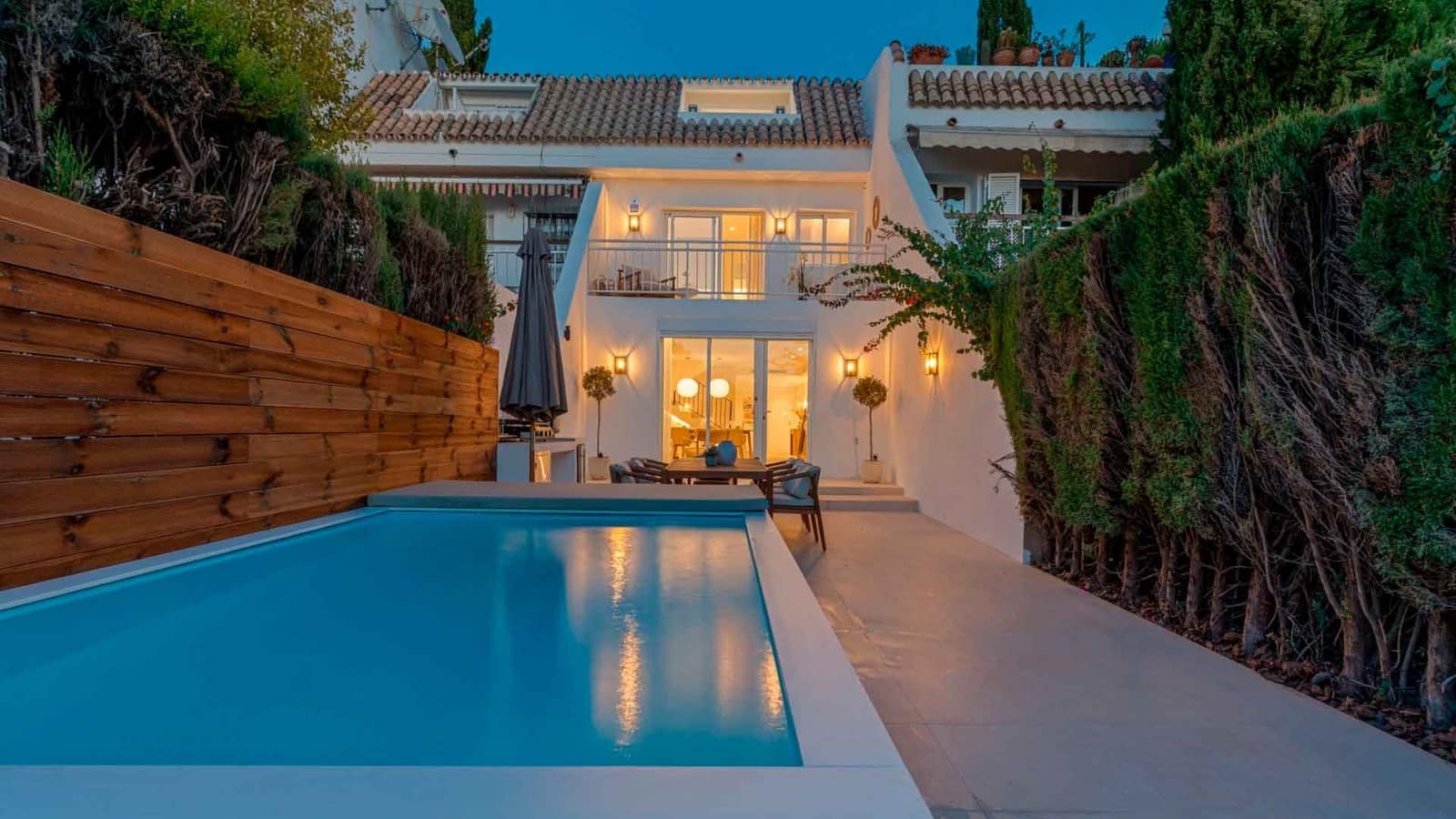 4 bedroom Townhouse for sale in Golden Mile with pool garage - € 995,000 (Ref: 10157637)