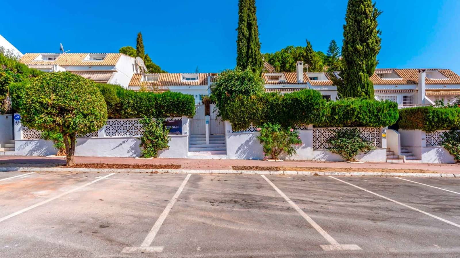 4 bedroom Townhouse for sale in Golden Mile with pool garage - € 995,000 (Ref: 10157637)