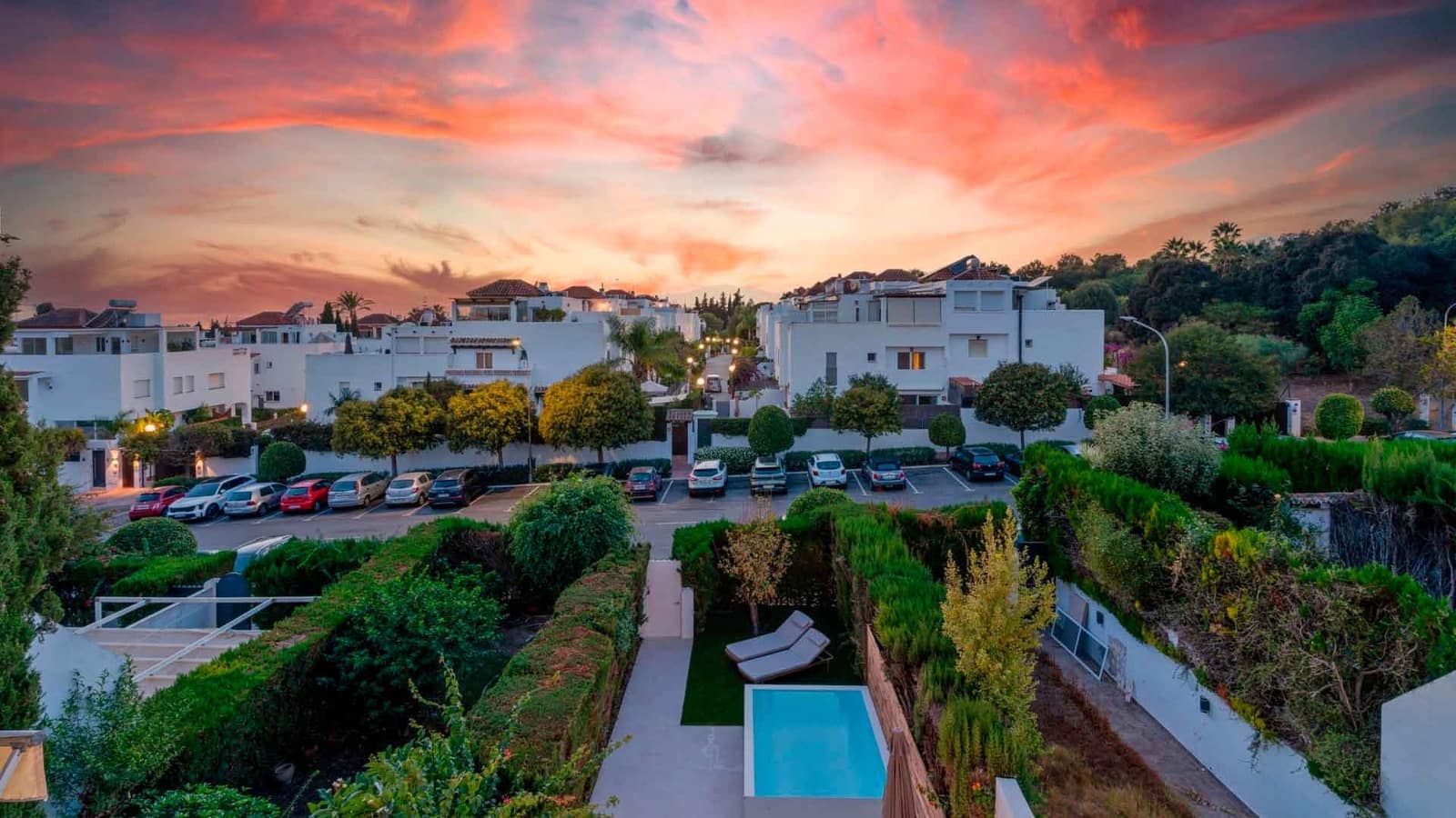 4 bedroom Townhouse for sale in Golden Mile with pool garage - € 995,000 (Ref: 10157637)
