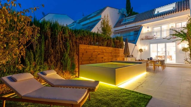 4 sovrum Hus till salu i Lomas De Marbella, Marbella med pool garage - 995 000 € (Ref: 10157637)