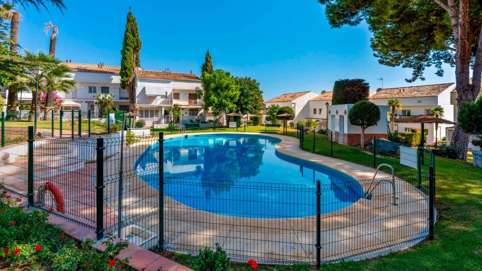 4 bedroom Townhouse for sale in Golden Mile with pool garage - € 995,000 (Ref: 10157637)