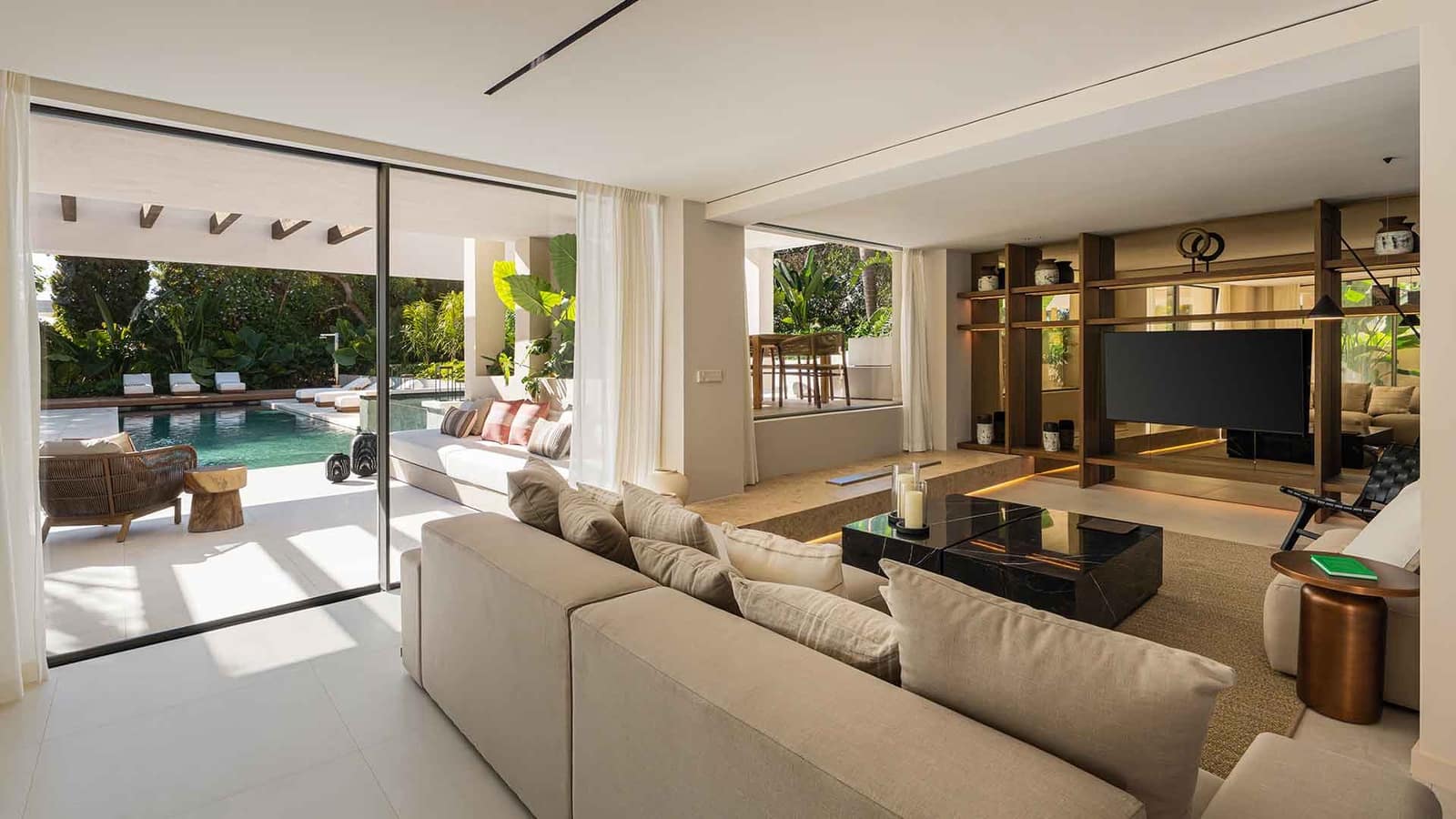 7 bedroom Villa for sale in Nueva Andalucia with pool garage - € 6,950,000 (Ref: 10166381)