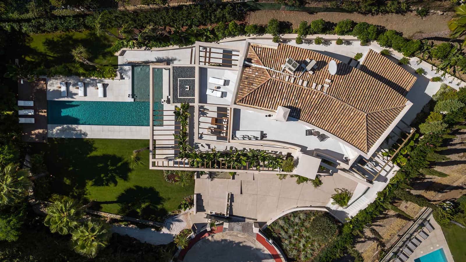 7 bedroom Villa for sale in Nueva Andalucia with pool garage - € 6,950,000 (Ref: 10166381)