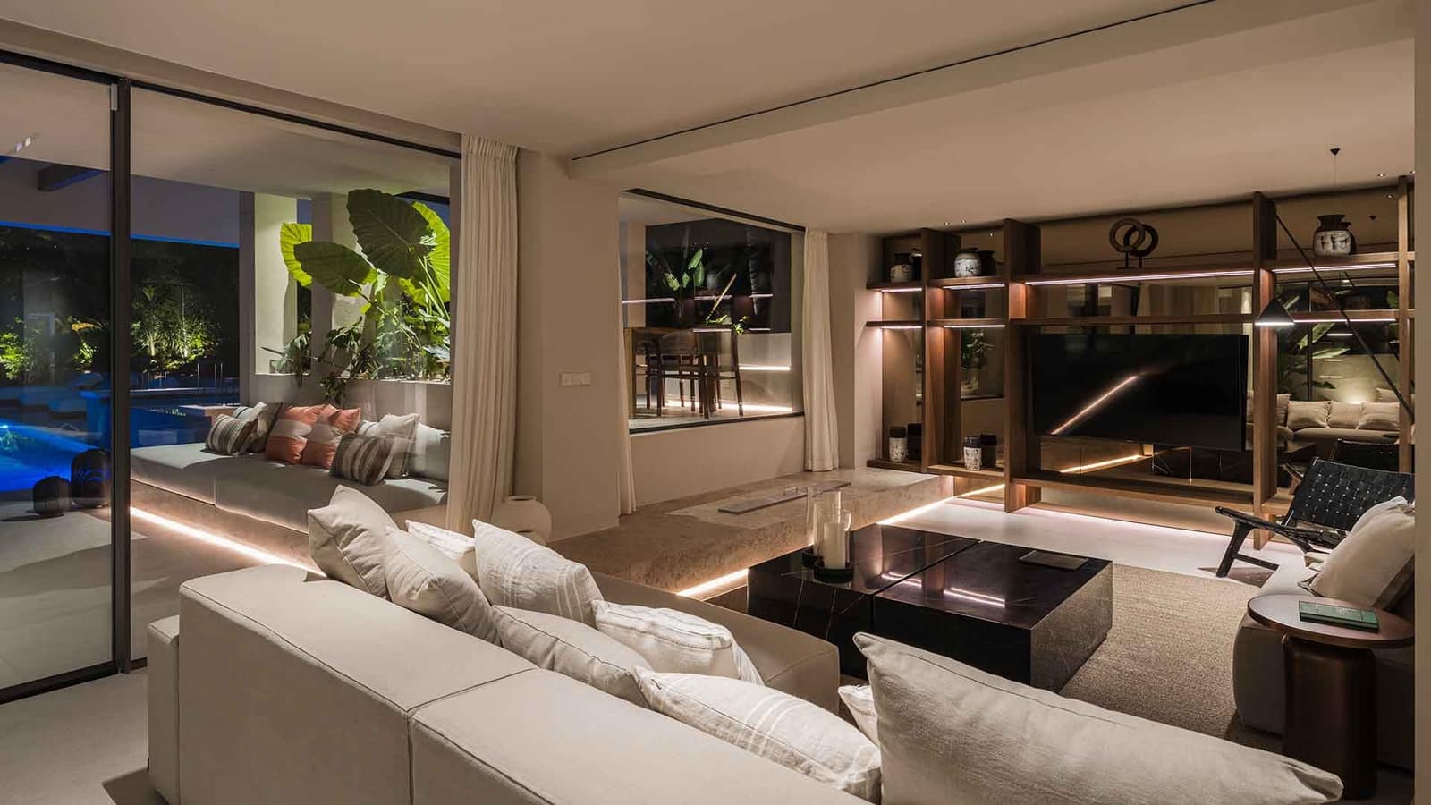 7 bedroom Villa for sale in Nueva Andalucia with pool garage - € 6,950,000 (Ref: 10166381)