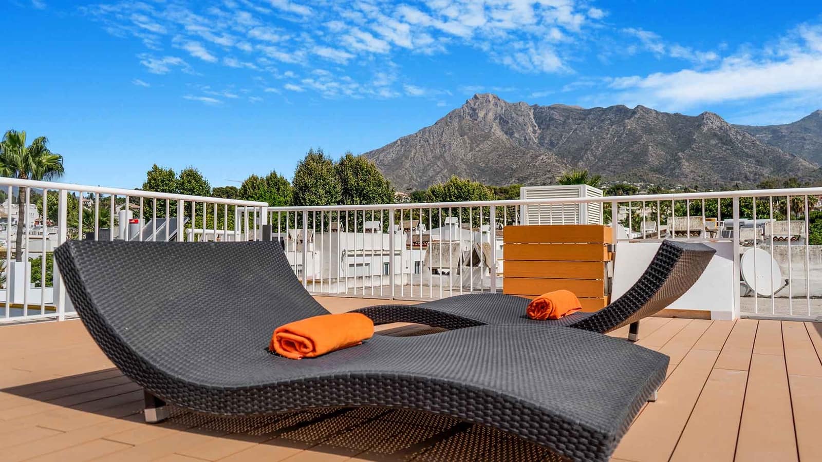 4 bedroom Townhouse for sale in Golden Mile with pool - € 3,950,000 (Ref: 10166382)