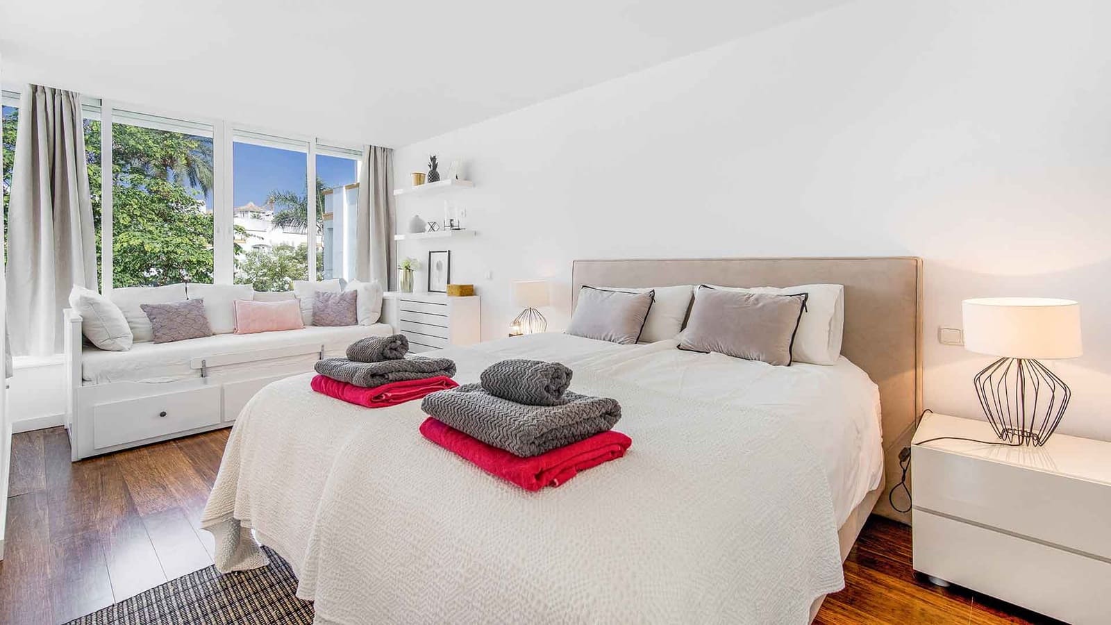 4 bedroom Townhouse for sale in Golden Mile with pool - € 3,950,000 (Ref: 10166382)