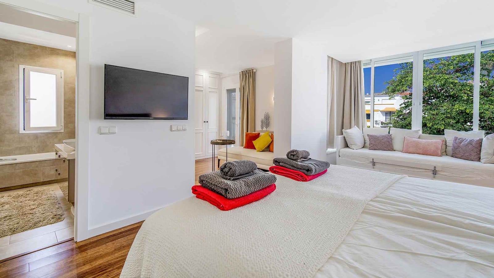 4 bedroom Townhouse for sale in Golden Mile with pool - € 3,950,000 (Ref: 10166382)