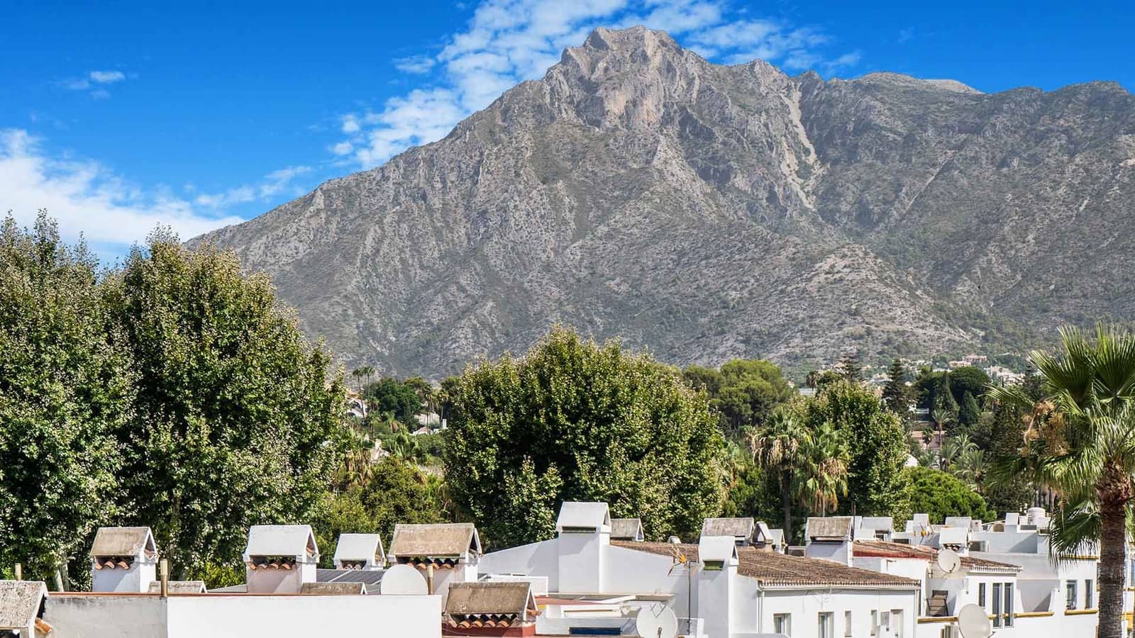 4 bedroom Townhouse for sale in Golden Mile with pool - € 3,950,000 (Ref: 10166382)