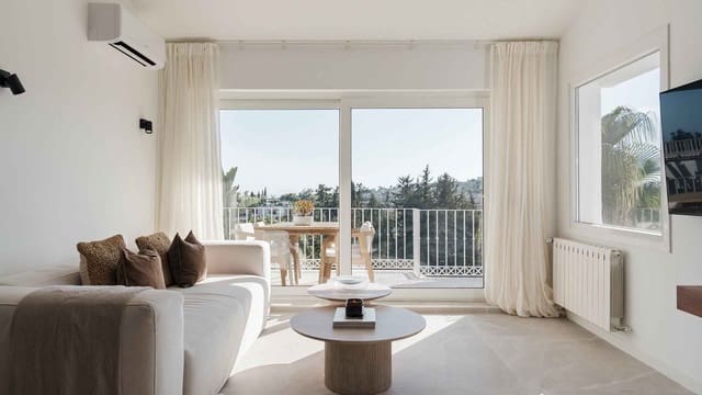 Casa de 2 habitaciones en Atalaya-Isdabe, Estepona en venta con piscina garaje - 525.000 € (Ref: 10166383)