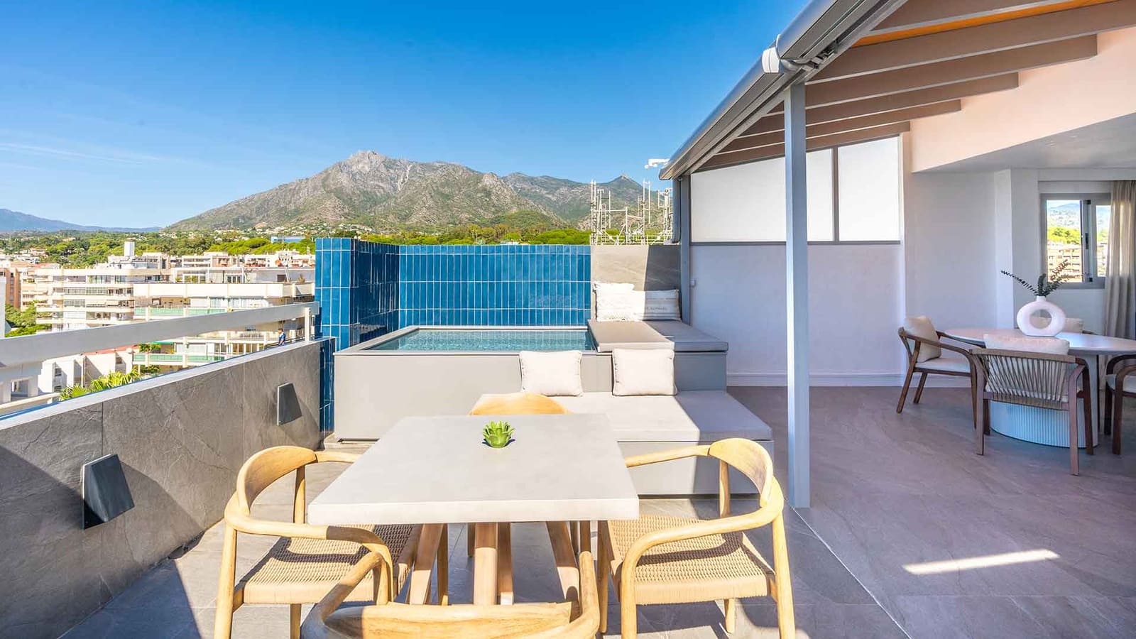 1 soveværelse Penthouse til salg i Marbella med swimmingpool garage - € 850.000 (Ref: 10171240)