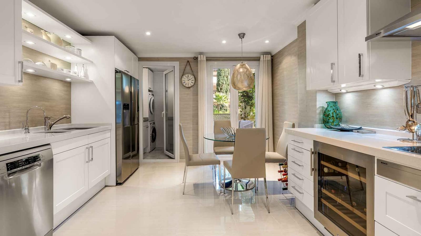 3 sovrum Lägenhet till salu i Nueva Andalucia med pool garage - 1 595 000 € (Ref: 10182934)