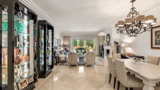 3 Zimmer Apartment zu verkaufen in Nueva Andalucía Centro, Marbella mit Pool Garage - 1.595.000 € (Ref: 10182934)