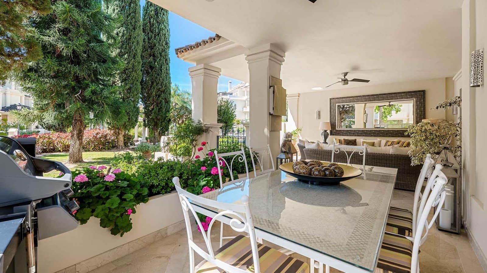3 sovrum Lägenhet till salu i Nueva Andalucia med pool garage - 1 595 000 € (Ref: 10182934)