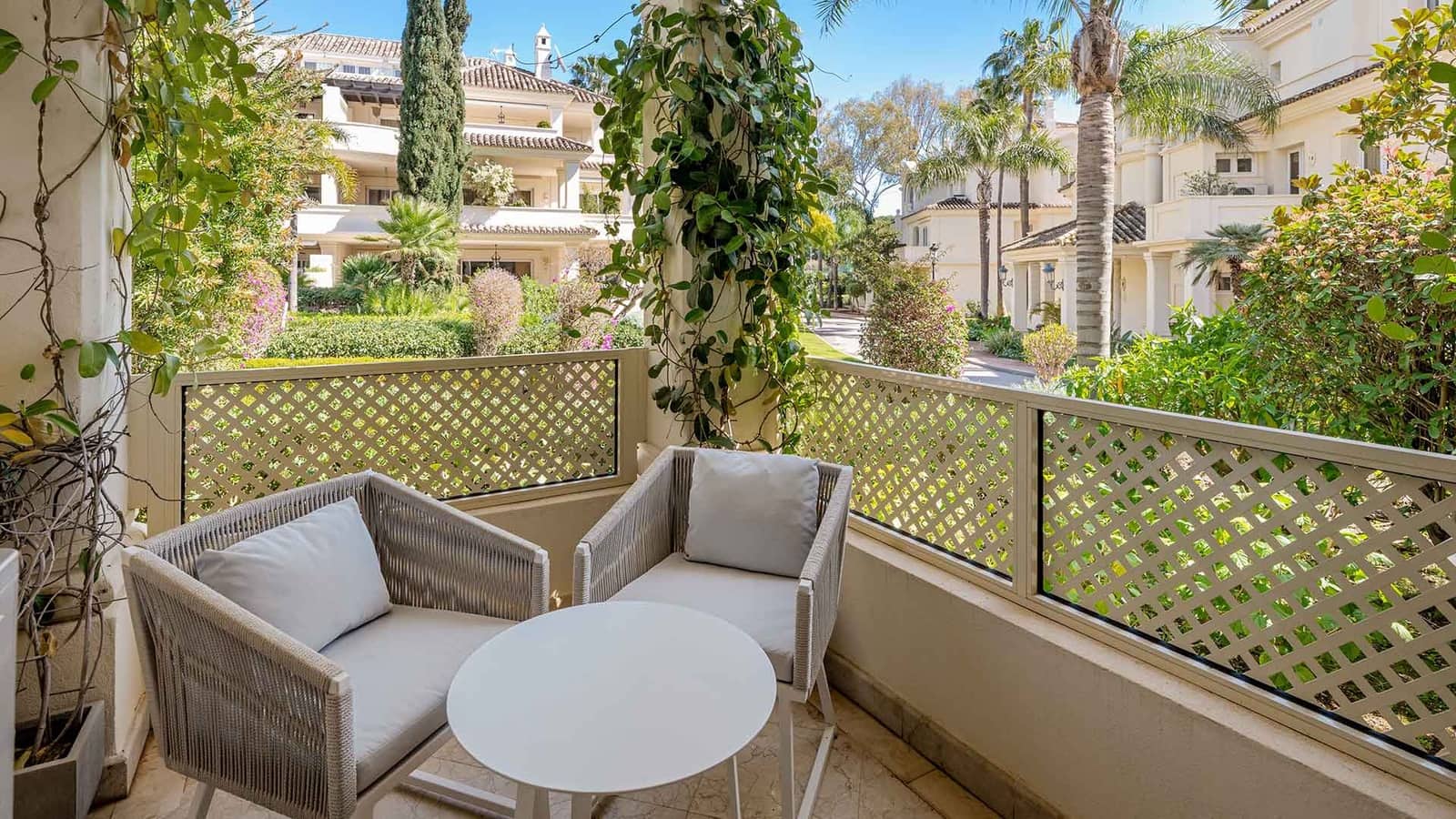 3 sovrum Lägenhet till salu i Nueva Andalucia med pool garage - 1 595 000 € (Ref: 10182934)