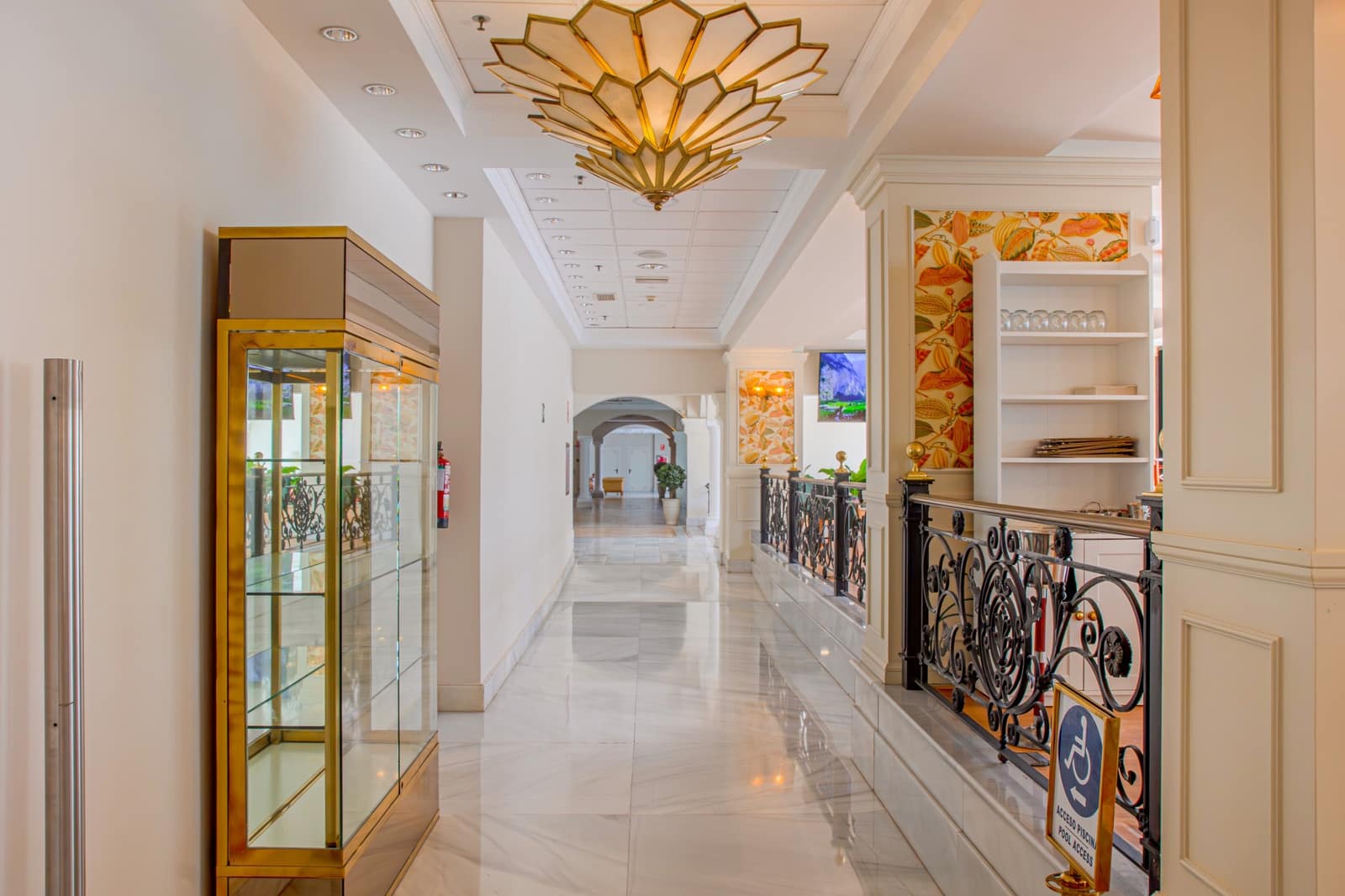 2 bedroom Penthouse for sale in Golden Mile with pool garage - € 1,200,000 (Ref: 10182935)
