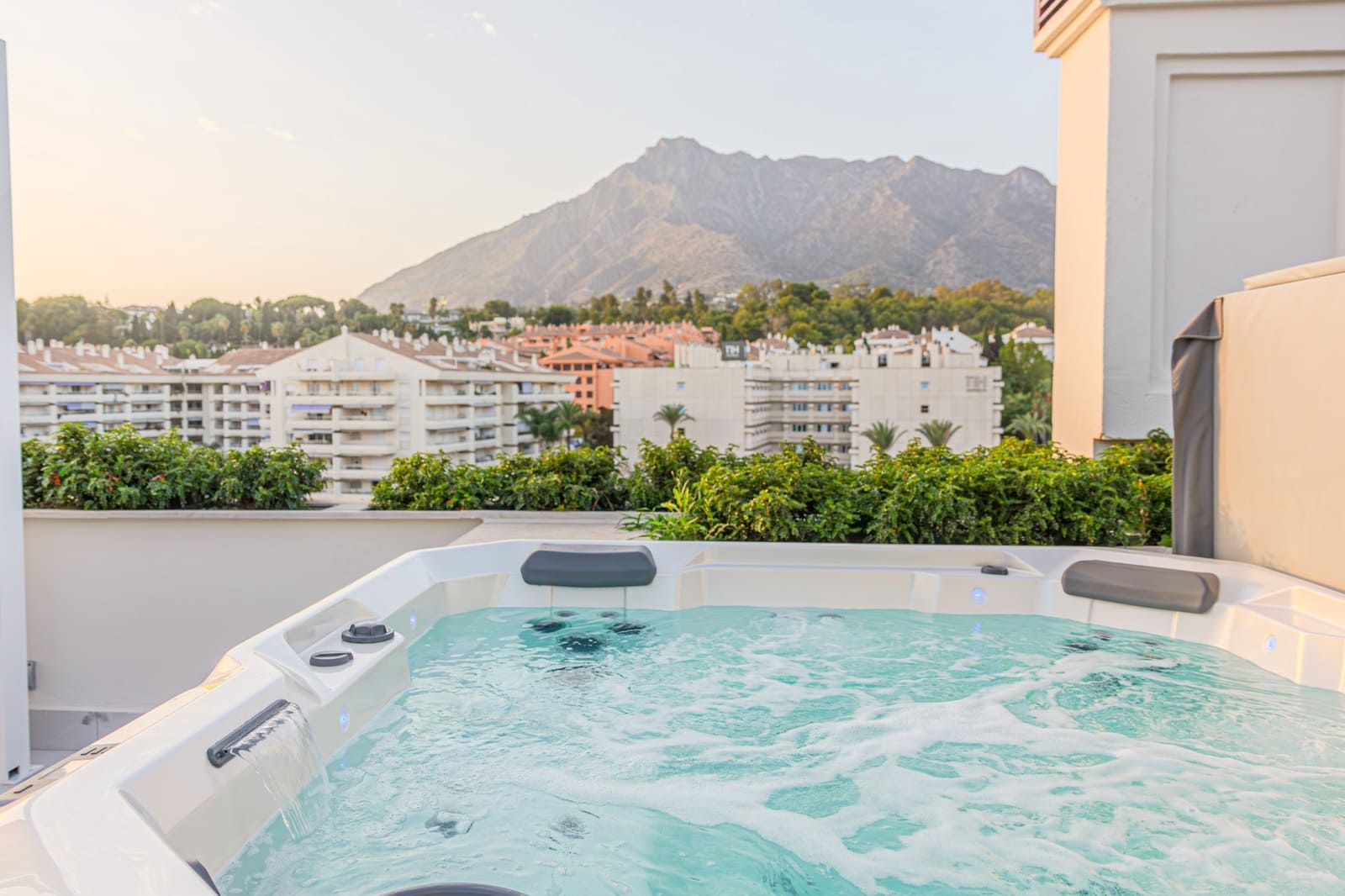 2 bedroom Penthouse for sale in Golden Mile with pool garage - € 1,200,000 (Ref: 10182935)