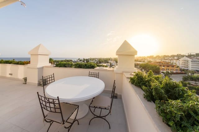 2 bedroom Penthouse for sale in Lomas De Marbella, Marbella with pool garage - € 1,200,000 (Ref: 10182935)