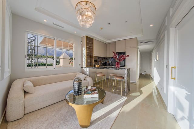 2 bedroom Penthouse for sale in Lomas De Marbella, Marbella with pool garage - € 1,200,000 (Ref: 10182935)