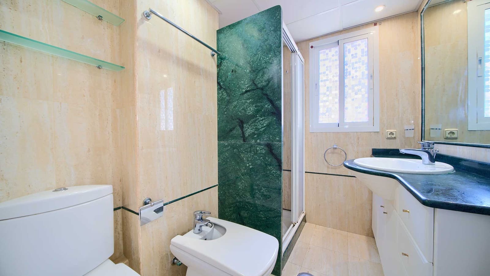 2 soveværelse Lejlighed til salg i Marbella med swimmingpool - € 475.000 (Ref: 1993554)