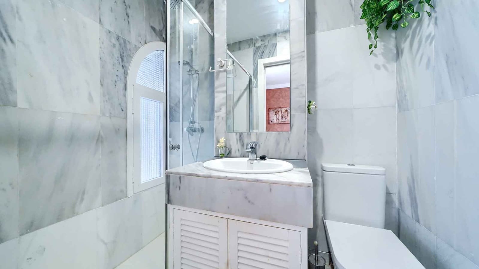 2 sovrum Lägenhet till salu i Marbella med pool - 799 000 € (Ref: 1998735)