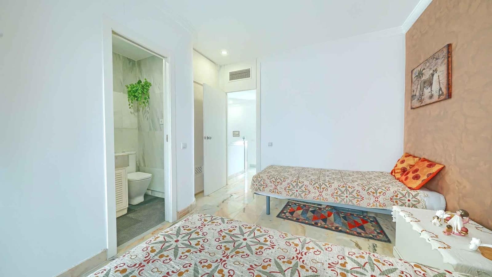 2 sovrum Lägenhet till salu i Marbella med pool - 799 000 € (Ref: 1998735)