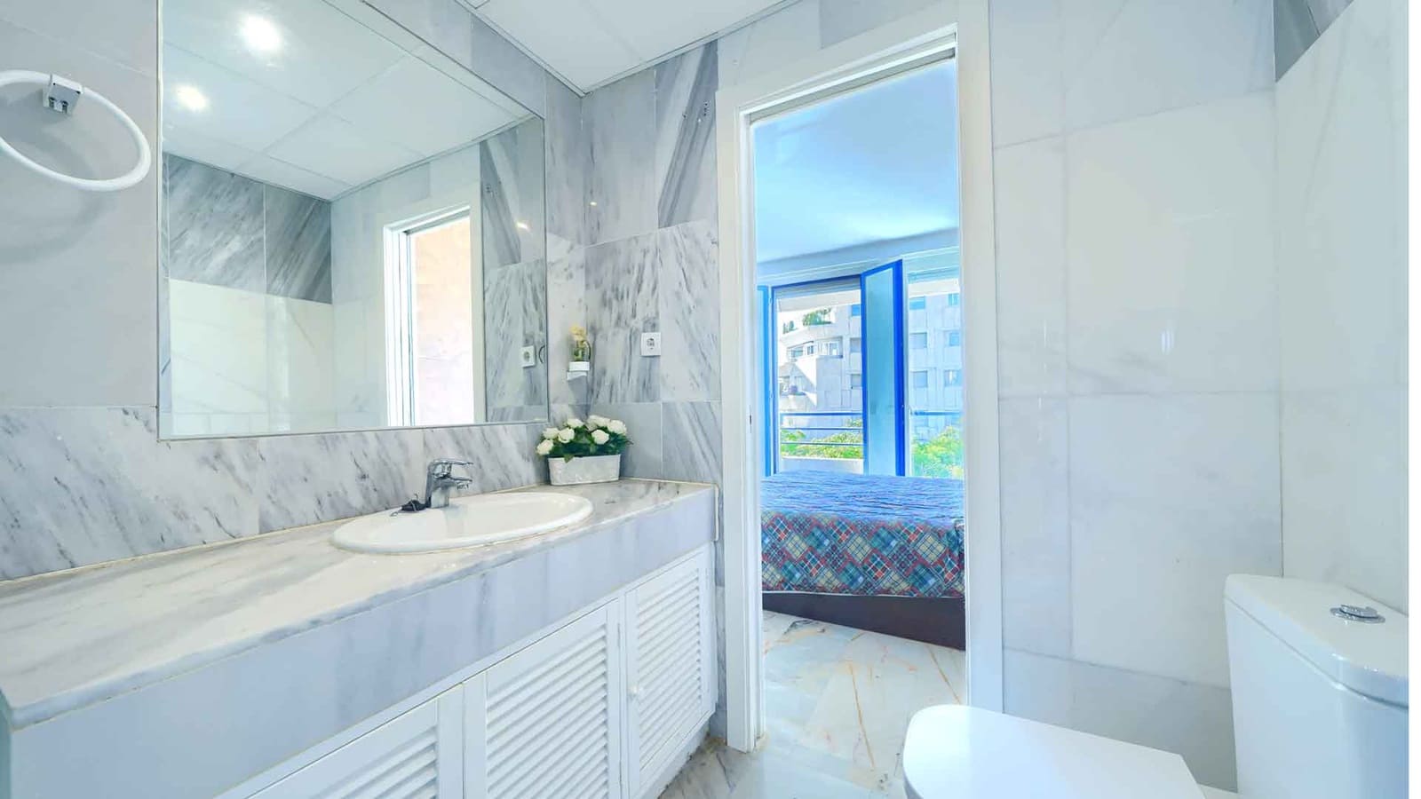 2 sovrum Lägenhet till salu i Marbella med pool - 799 000 € (Ref: 1998735)