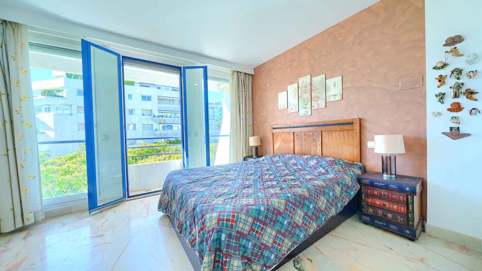 2 sovrum Lägenhet till salu i Marbella med pool - 799 000 € (Ref: 1998735)