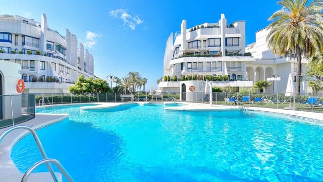 2 chambre Appartement à vendre à Playa Bajadilla - Puertos, Marbella avec piscine - 799 000 € (Ref: 1998735)
