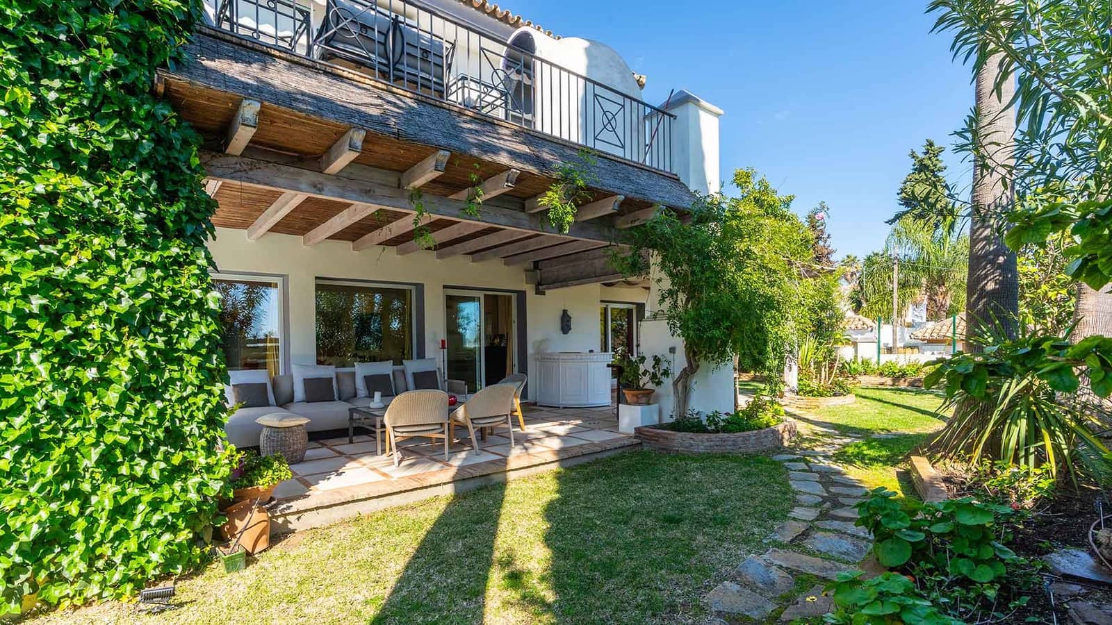 3 soveværelse Villa til salg i Golden Mile med swimmingpool - € 2.195.000 (Ref: 2010147)