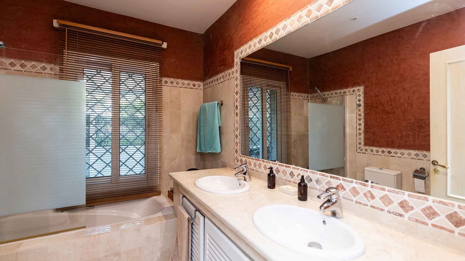 3 soveværelse Villa til salg i Golden Mile med swimmingpool - € 2.195.000 (Ref: 2010147)