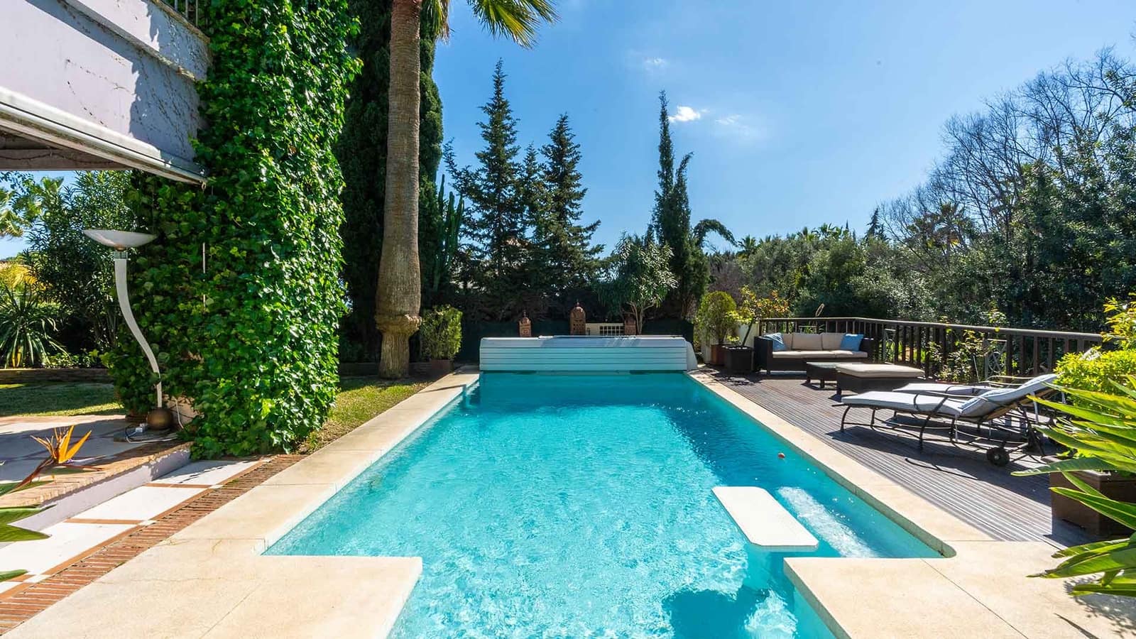 3 soveværelse Villa til salg i Golden Mile med swimmingpool - € 2.195.000 (Ref: 2010147)