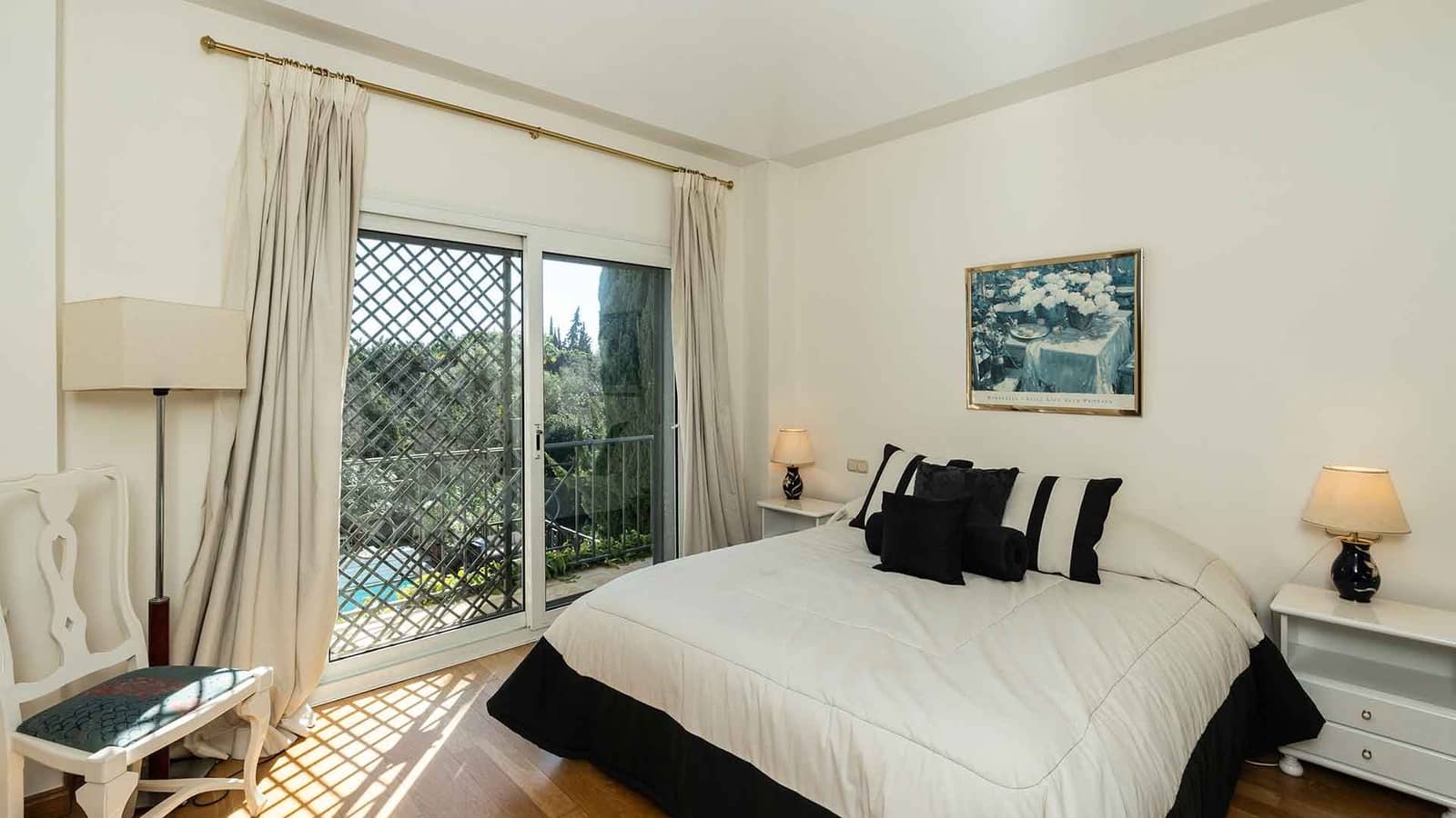 3 soveværelse Villa til salg i Golden Mile med swimmingpool - € 2.195.000 (Ref: 2010147)