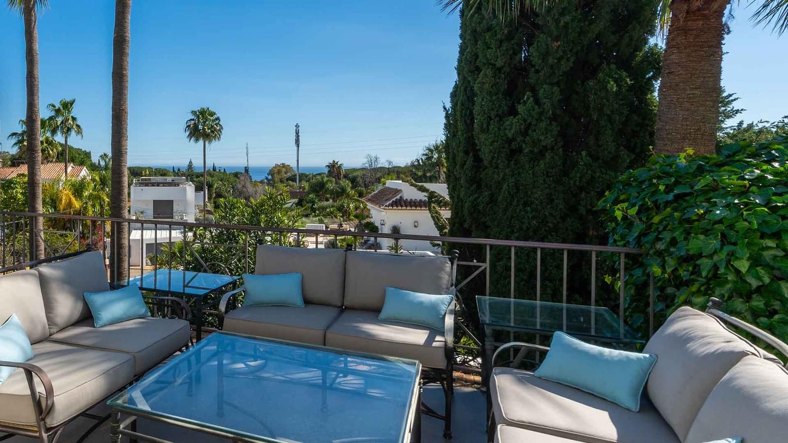 3 soveværelse Villa til salg i Golden Mile med swimmingpool - € 2.195.000 (Ref: 2010147)