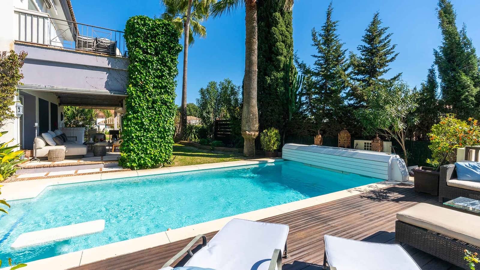 3 soveværelse Villa til salg i Golden Mile med swimmingpool - € 2.195.000 (Ref: 2010147)