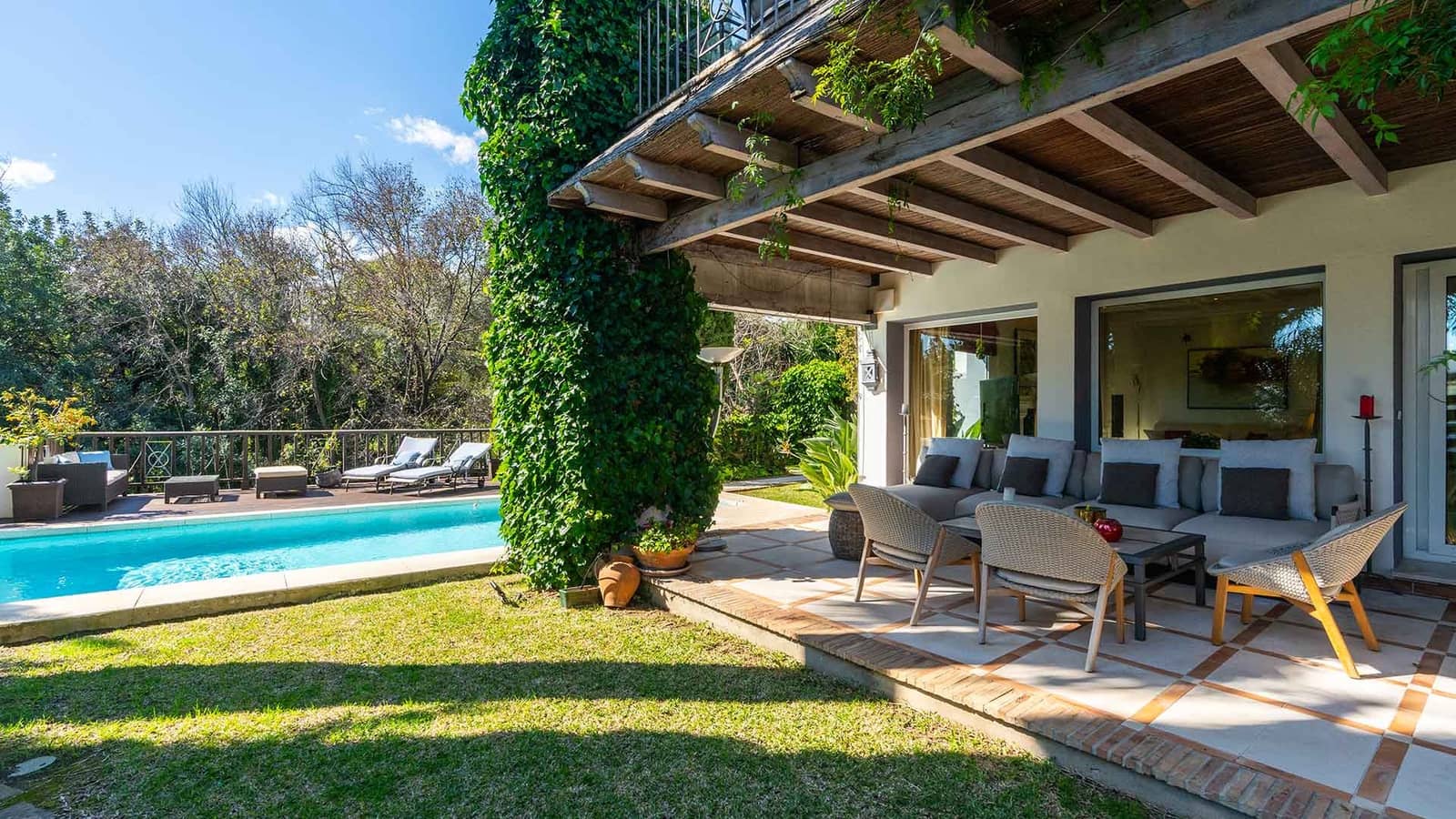 3 soveværelse Villa til salg i Golden Mile med swimmingpool - € 2.195.000 (Ref: 2010147)