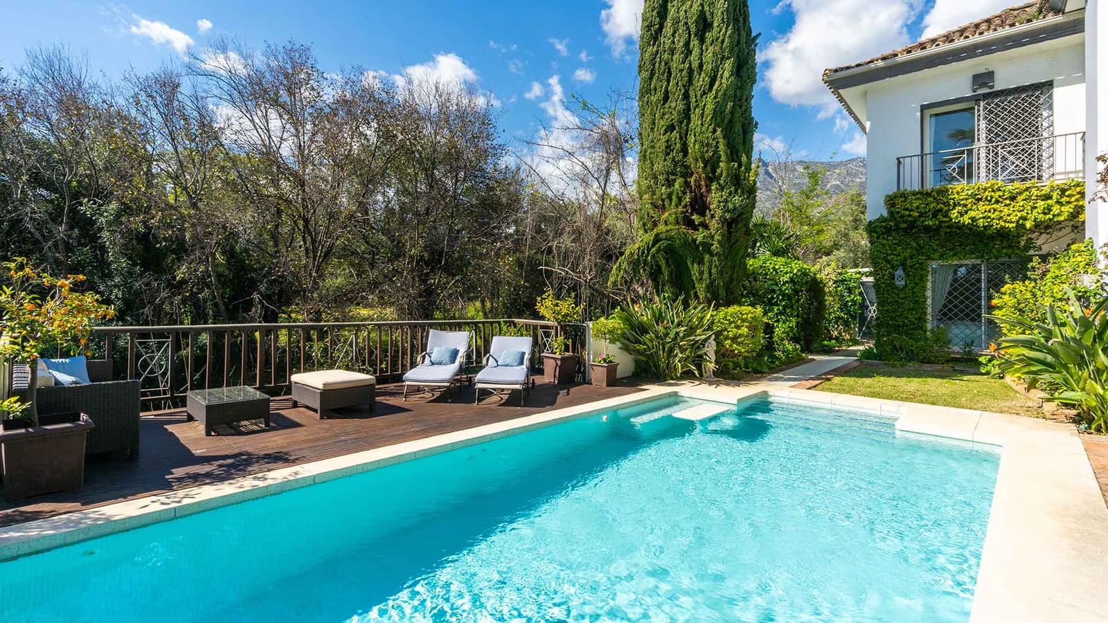 3 soveværelse Villa til salg i Golden Mile med swimmingpool - € 2.195.000 (Ref: 2010147)