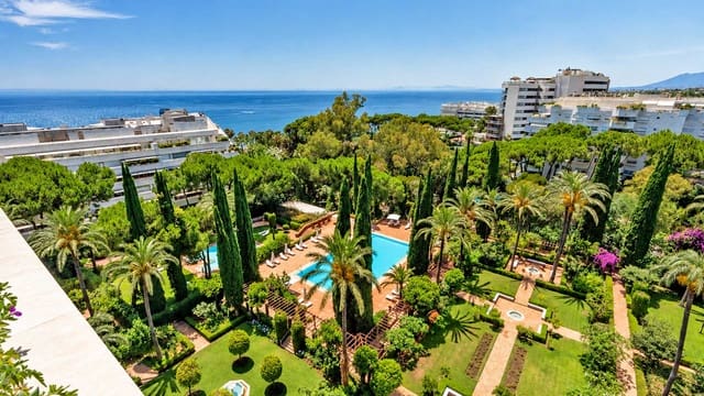 3 sovrum Takvåning till salu i Playa Bajadilla - Puertos, Marbella med pool garage - 4 900 000 € (Ref: 2409616)