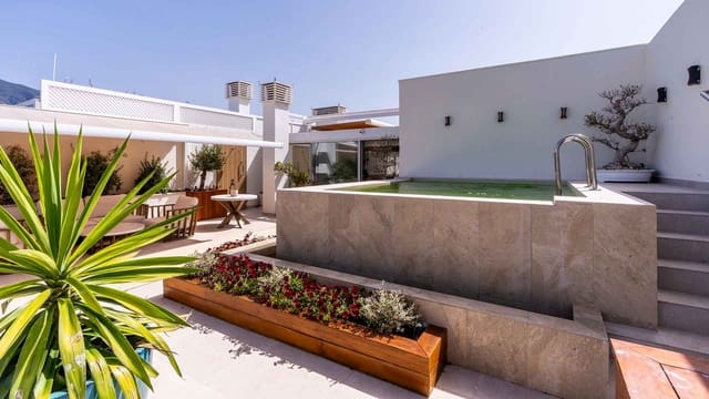 3 sovrum Takvåning till salu i Playa Bajadilla - Puertos, Marbella med pool garage - 4 900 000 € (Ref: 2409616)