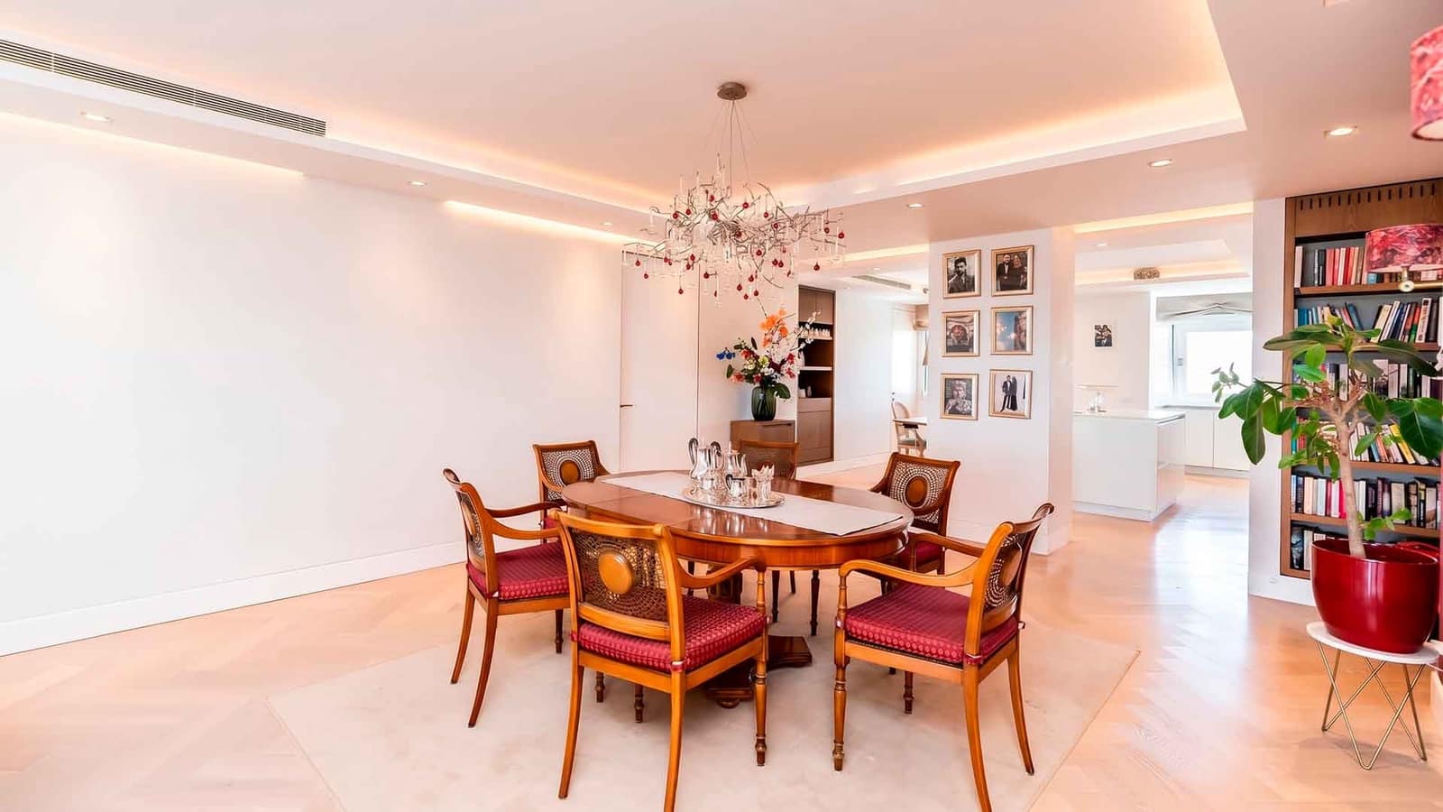 3 bedroom Penthouse for sale in Marbella with pool garage - € 4,900,000 (Ref: 2409616)