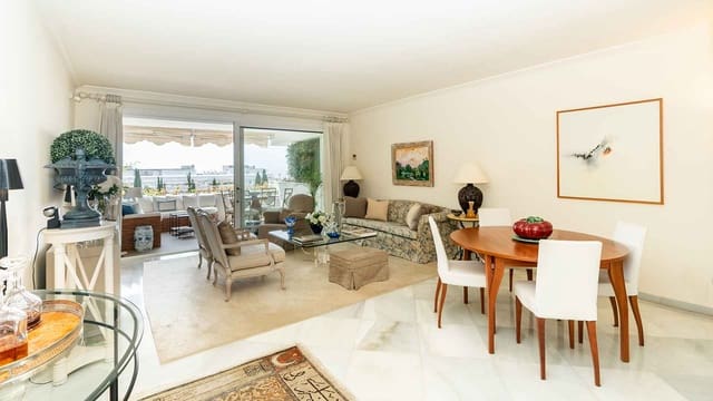 2 makuuhuone Huoneisto myytävänä paikassa Playa Bajadilla - Puertos, Marbella mukana uima-altaan - 1 580 000 € (Ref: 2687027)
