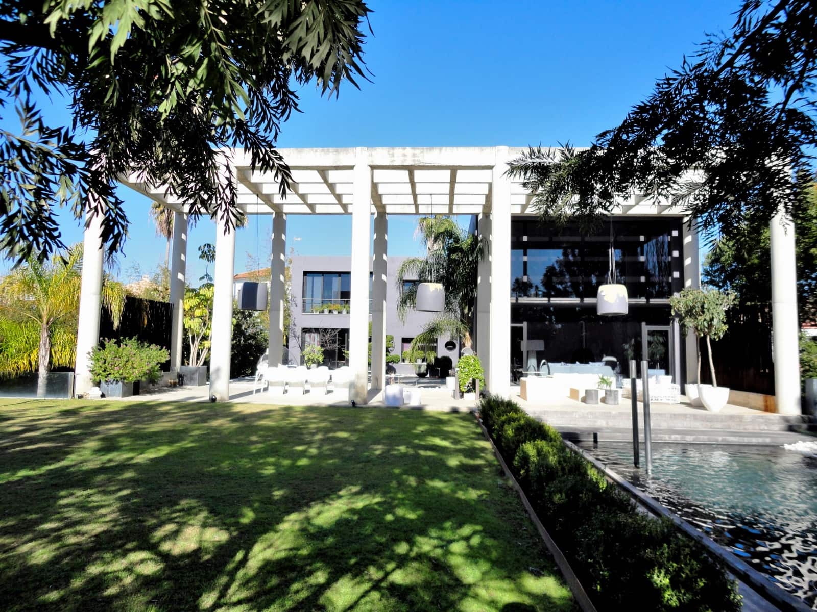 5 makuuhuone Huvila myytävänä paikassa Estepona mukana uima-altaan - 2 300 000 € (Ref: 3139781)