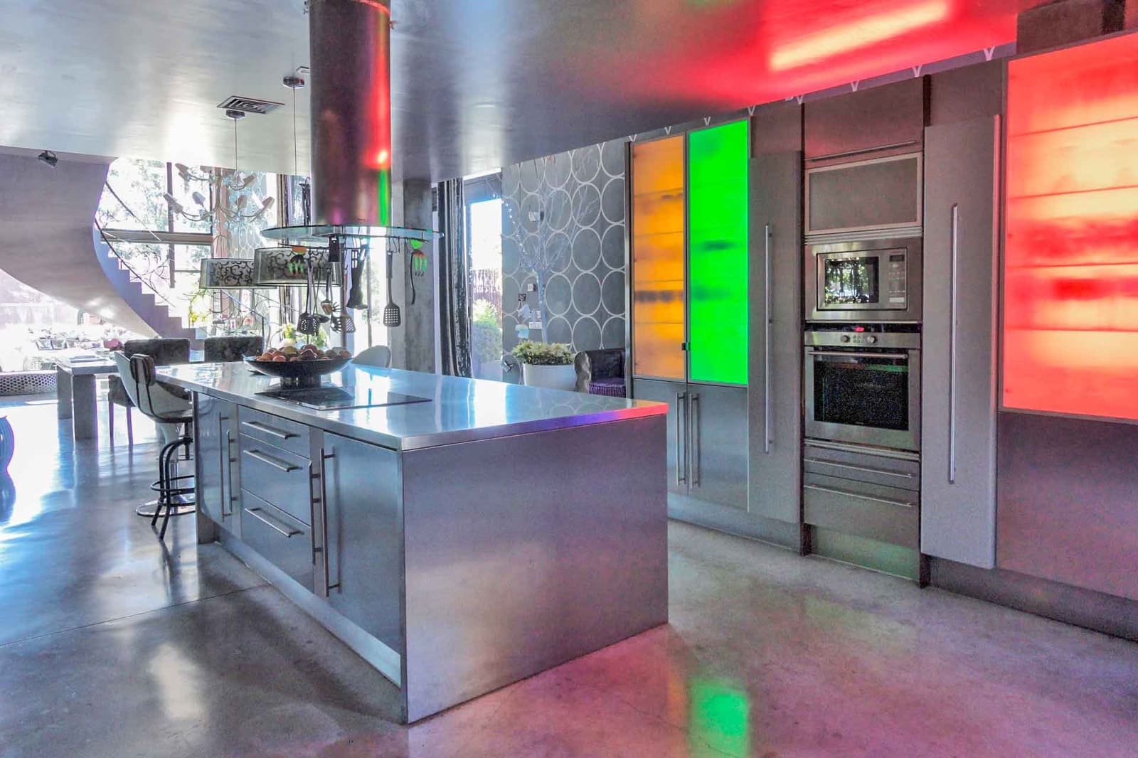 5 makuuhuone Huvila myytävänä paikassa Estepona mukana uima-altaan - 2 300 000 € (Ref: 3139781)