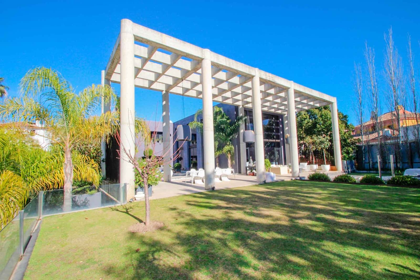 5 makuuhuone Huvila myytävänä paikassa Estepona mukana uima-altaan - 2 300 000 € (Ref: 3139781)