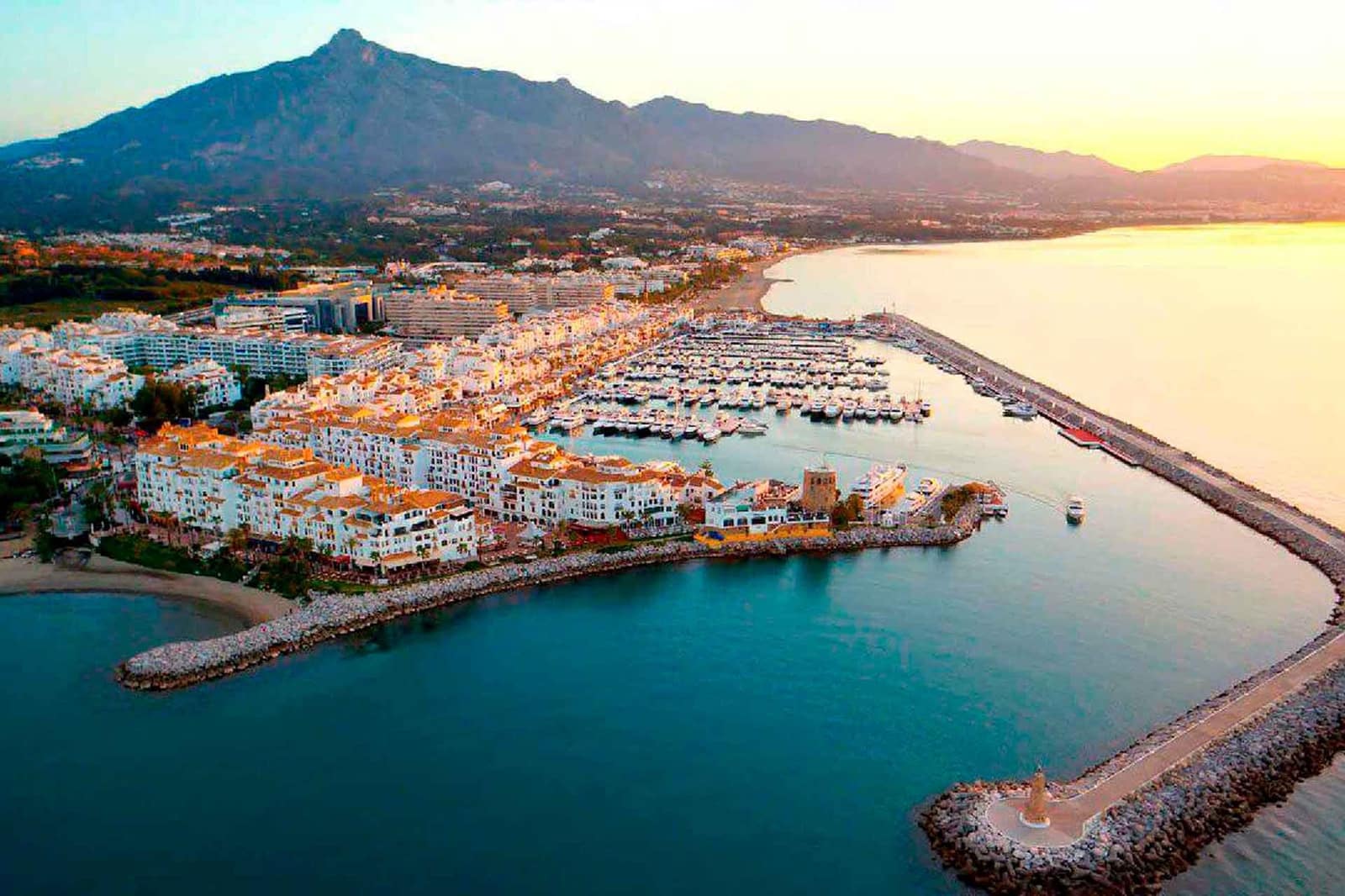 6 soveværelse Villa til salg i Golden Mile med swimmingpool - € 4.500.000 (Ref: 3139861)