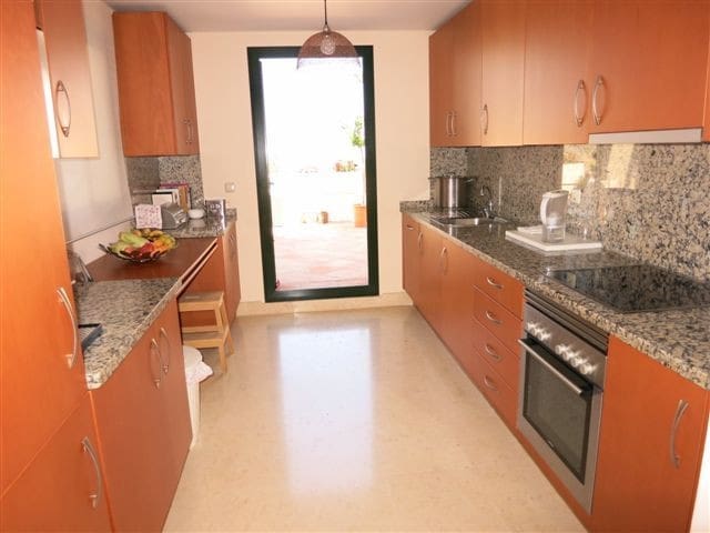 3 soverom Penthouse til salgs i Benahavis med svømmebasseng - € 1 150 000 (Ref: 3217405)