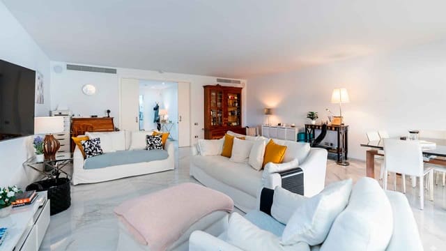 3 chambre Appartement à vendre à Playa Bajadilla - Puertos, Marbella avec piscine - 2 400 000 € (Ref: 3562824)