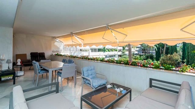 3 chambre Appartement à vendre à Playa Bajadilla - Puertos, Marbella avec piscine - 2 400 000 € (Ref: 3562824)