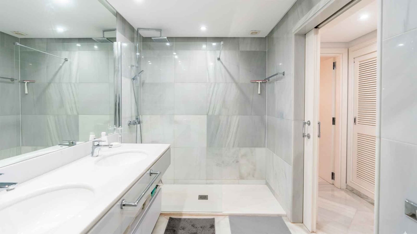 3 soveværelse Lejlighed til salg i Marbella med swimmingpool - € 2.400.000 (Ref: 3562824)