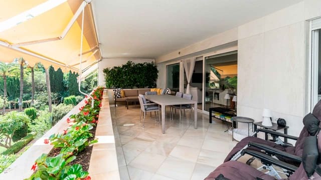 3 chambre Appartement à vendre à Playa Bajadilla - Puertos, Marbella avec piscine - 2 400 000 € (Ref: 3562824)