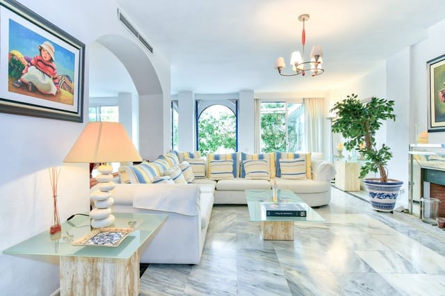 3 sypialnia Apartament na sprzedaż w Playa Bajadilla - Puertos, Marbella z basenem - 1 850 000 € (Ref: 4410846)